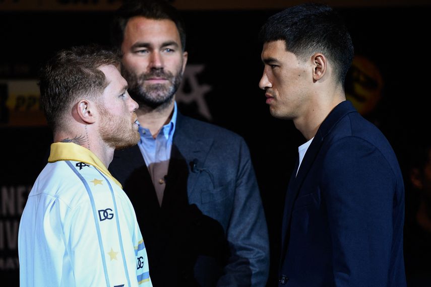 Saúl Álvarez y Dmitry Bivol superan el primer asalto en la báscula&nbsp;