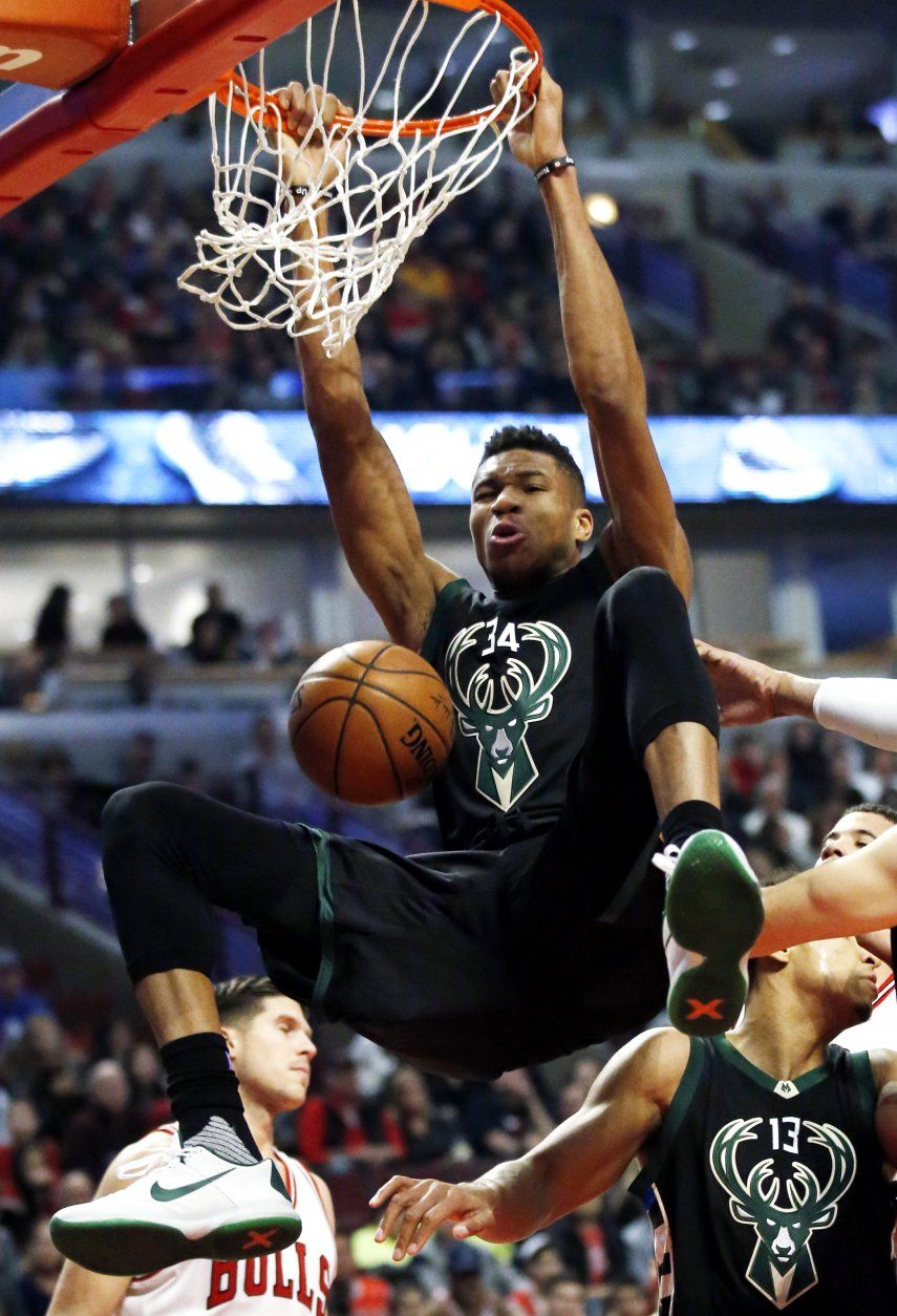 Antetokounmpo suma 35 puntos y Bucks derrotan a Bulls 116-96