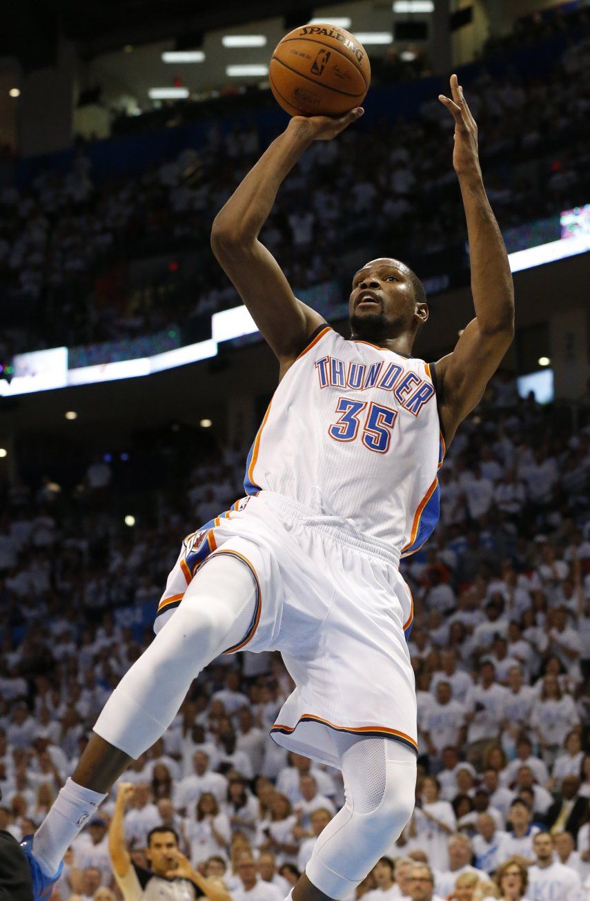 Durant y LeBron, en equipo ideal de NBA