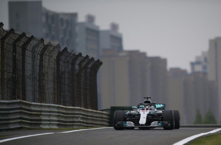 Hamilton comienza fuerte en los ensayos de China, con Ferrari al acecho