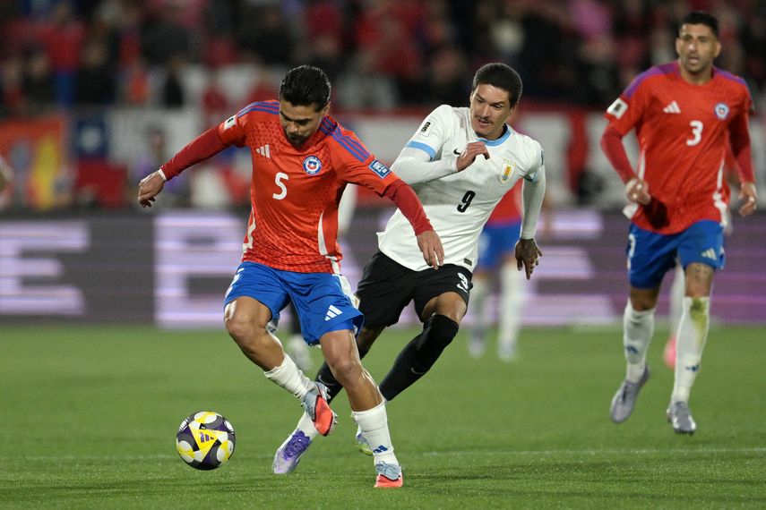 Uruguay y Chile empatan sin goles en el fin de eliminatorias Conmebol