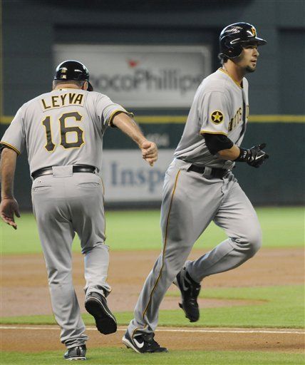 MLB: Piratas 5, Astros 4; jonrón de Jones