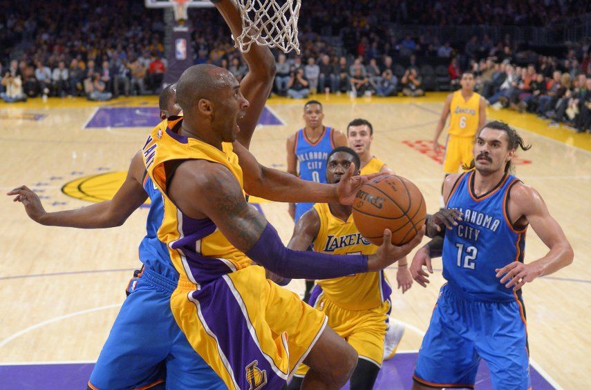 Westbrook, Thunder frenan a Lakers pese a gran noche de Lou