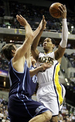NBA: Pacers 122, Jazz 106; Granger carga con Indiana