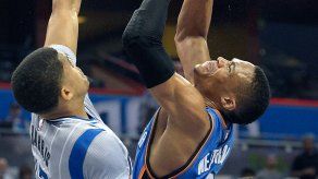 Westbrook y Durant lucen en remontada de Thunder ante Magic