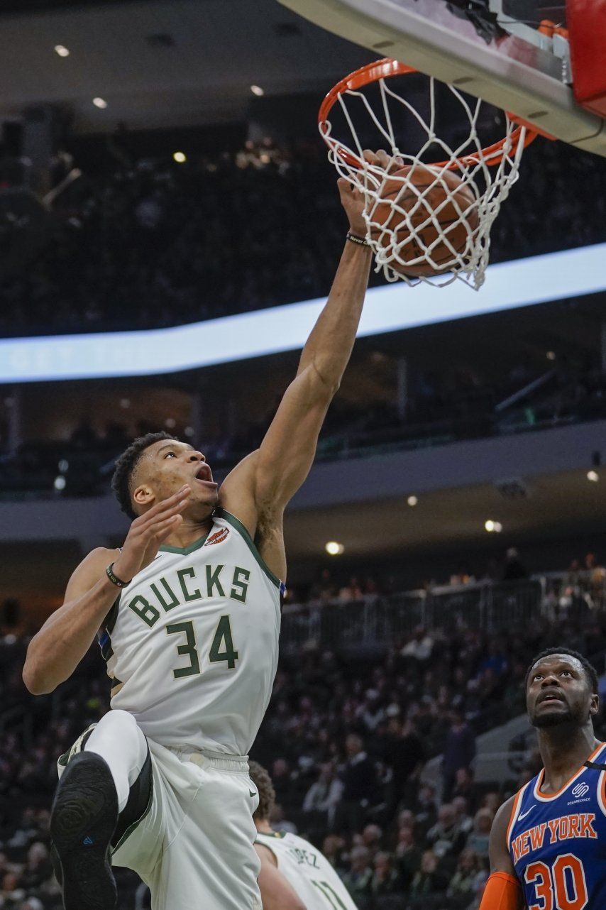 Con 37 puntos de Antetokounmpo, Bucks vencen a Knicks