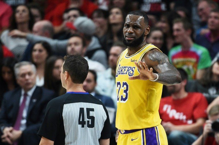 LeBron se queda corto y no puede ayudar a los Lakers