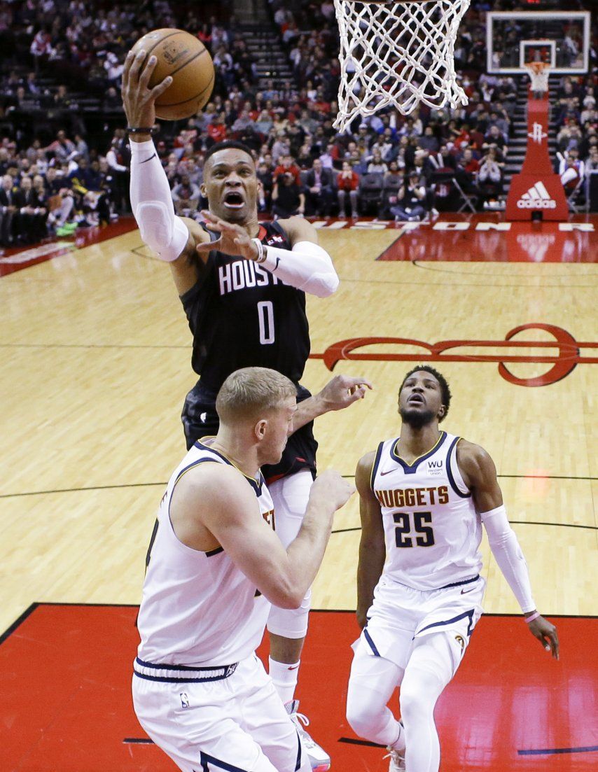 Harden y los Rockets dominan 130-104 a los Nuggets