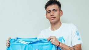 Manchester City anuncia el fichaje de Claudio Echeverri