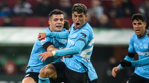 Bayer Leverkusen gana in extremis y sigue invicto en la Bundesliga