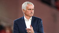 Benfica confirma que el Real Madrid pagará 15 millones de euros por Mourinho Benfica confirma que el Real Madrid pagará 15 millones de euros por Mourinho