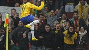 Aplausos para Robinho tras victoria de Brasil sobre Irlanda