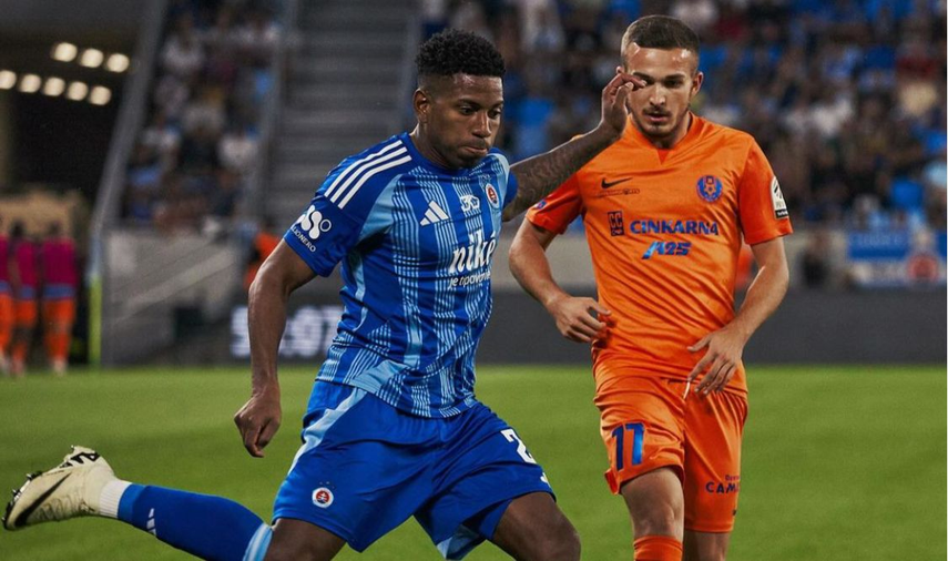 El Slovan Bratislava de César Blackman avanza al playoffs de la Champions League