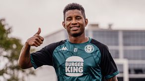 Fidel Escobar se reintegra a los entrenamientos con Saprissa