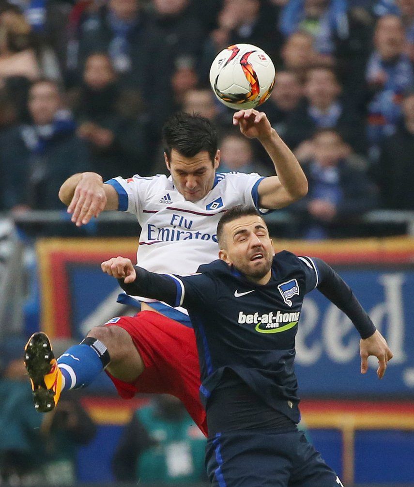 Hamburgo vence 2-0 al Hertha y se aleja del descenso