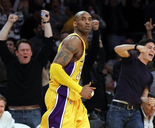 Lakers corta racha perdedora con tiro de Bryant en último segundo