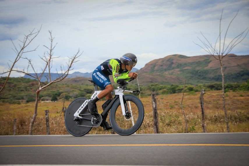 &nbsp;Carlos Samudio y Wendy Ducreux domina el reloj en los nacionales de ciclismo