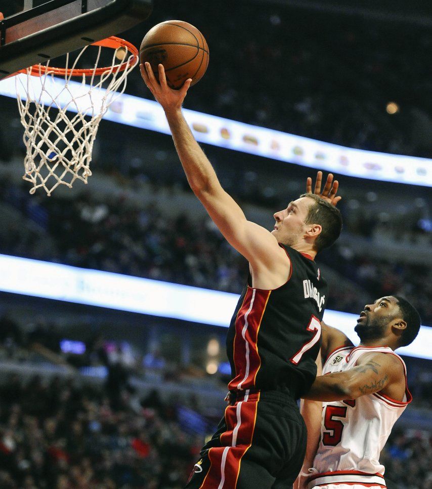 Dragic anotó 26 puntos en victoria del Heat sobre Bulls