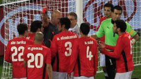 Confed: Brasil le da las gracias al cuarto árbitro