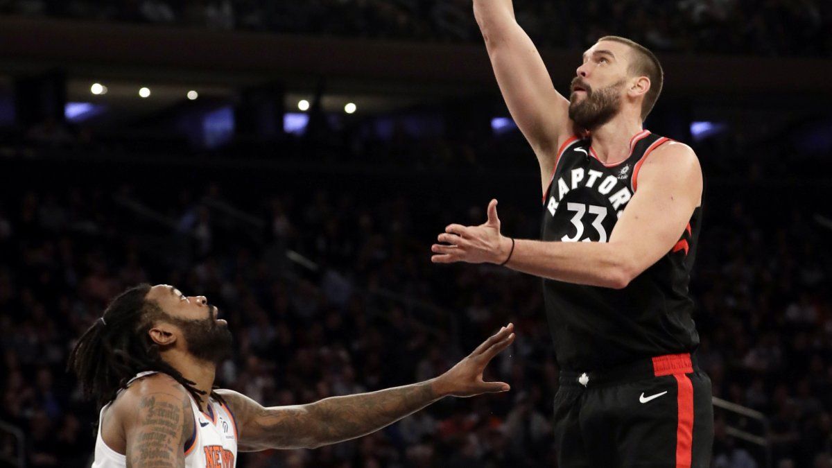 Gasol se estrena con Raptors en triunfo sobre Knicks