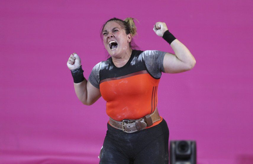 Chilena Valdés conquista oro panamericano en pesas
