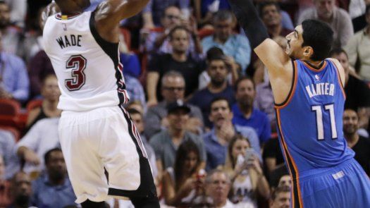 Wade carga al Heat a victoria ante OKC en reñido partido