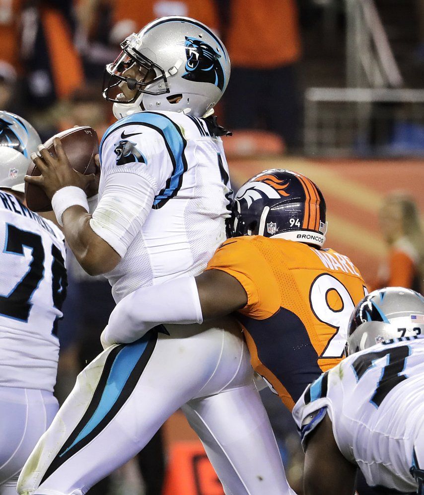 Broncos ganan 21-20 a Panthers en reedición del Super Bowl