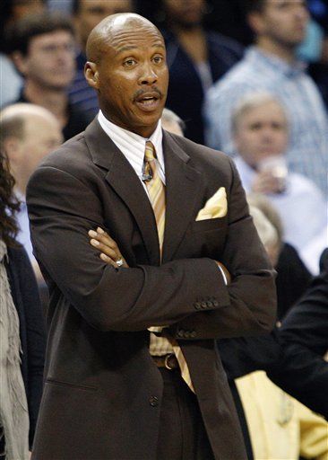 Hornets despiden a su entrenador Byron Scott