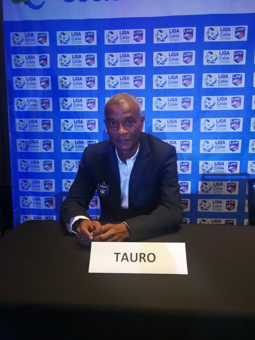 Sergio Checho Angulo deja de ser el técnico del Tauro