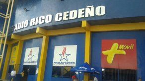 Los Santos no sale al terreno y Herrera gana el partido