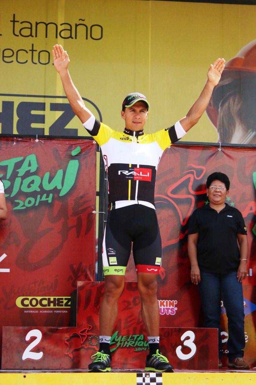 Robigzon Oyola se viste de amarillo por tercera vez