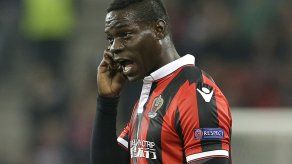 Bastia sanciona a hincha racista que insultó a Balotelli