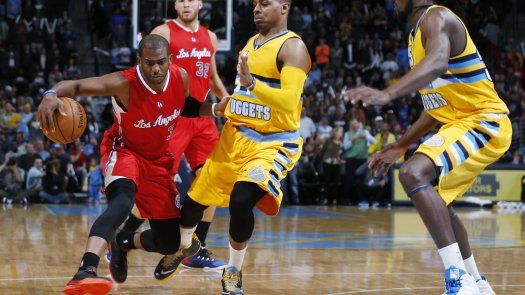 Clippers ganan a Nuggets y toman ventaja sobre Spurs