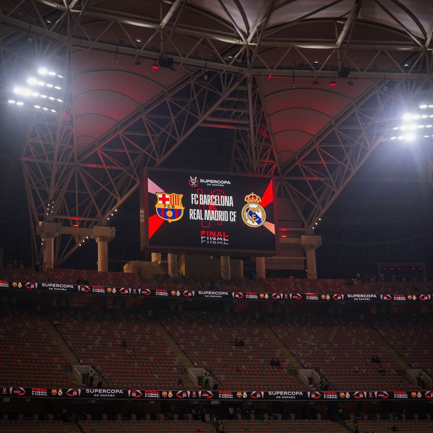 Alineación del FC Barcelona y el Real Madrid en la final de la Supercopa de España
