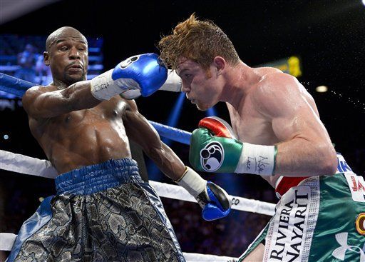 Floyd Mayweather vence a Canelo Álvarez por decisión mayoritaria