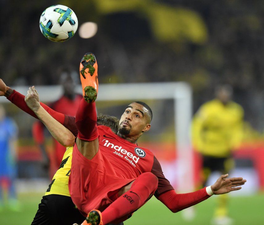 Barcelona firma de manera sorpresiva a Kevin-Prince Boateng
