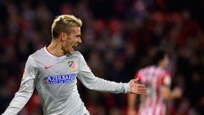 El Atlético remonta con triplete de Griezmann