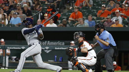 Piratas obtienen a Hechavarría, en canje con Rays