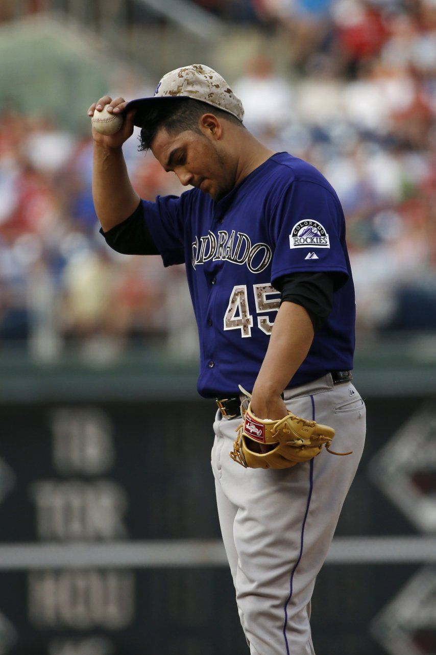 Ryan Howard produce cinco en triunfo de Filis, Calicho Ruiz de 4-1