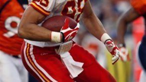 NFL: Falcons adquieren a Tony González