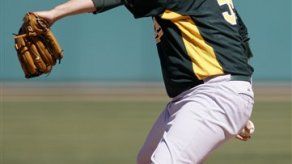 El mexicano González de Atléticos pierde ante ex equipo