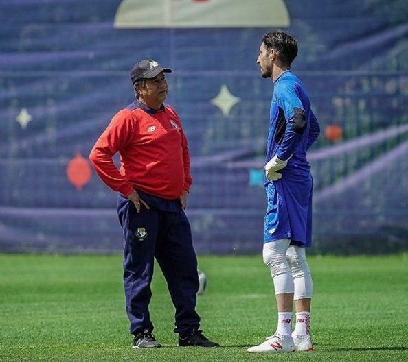 Jugadores agradecidos con el profesor Bolillo