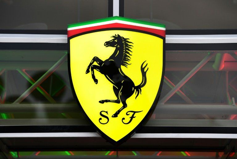 Ferrari y Mercedes honran la memoria de Niki Lauda