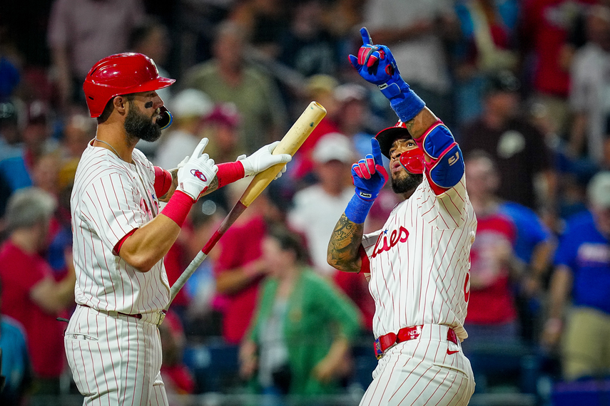 MLB: Iván Herrera y Edmundo Sosa fueron figuras con cuadrangulares