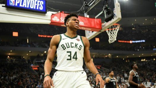 Harden anota 29 puntos y los Rockets lideran 1-0 a Utah en los playoffs