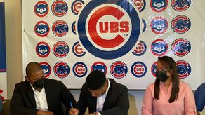 Adán Sánchez firma con los Cachorros de Chicago por 1.5 millones