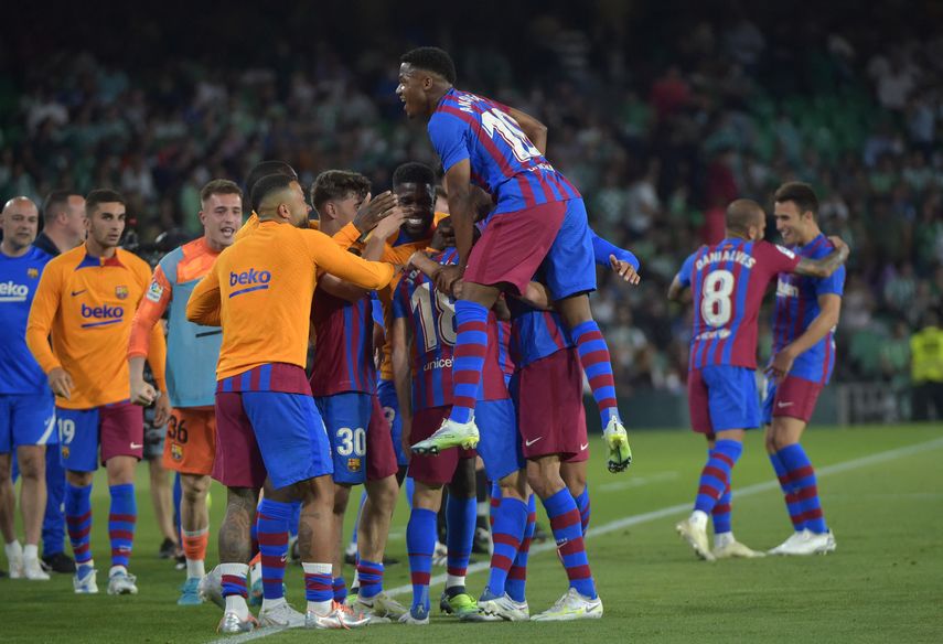 El Barcelona vence al Real Betis y asegura boleto de Champions League