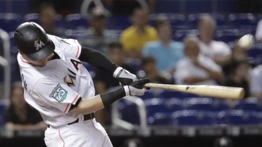 Bumgarner es expulsado y Gigantes sucumbe 7-5 ante Marlins