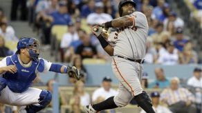 Gigantes apalea 19-3 a Dodgers; Pence remolca 7