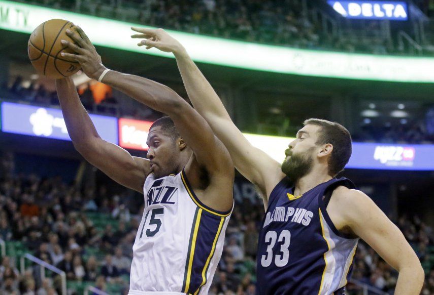 Burke y el Jazz de Utah derrotan a los Grizzlies